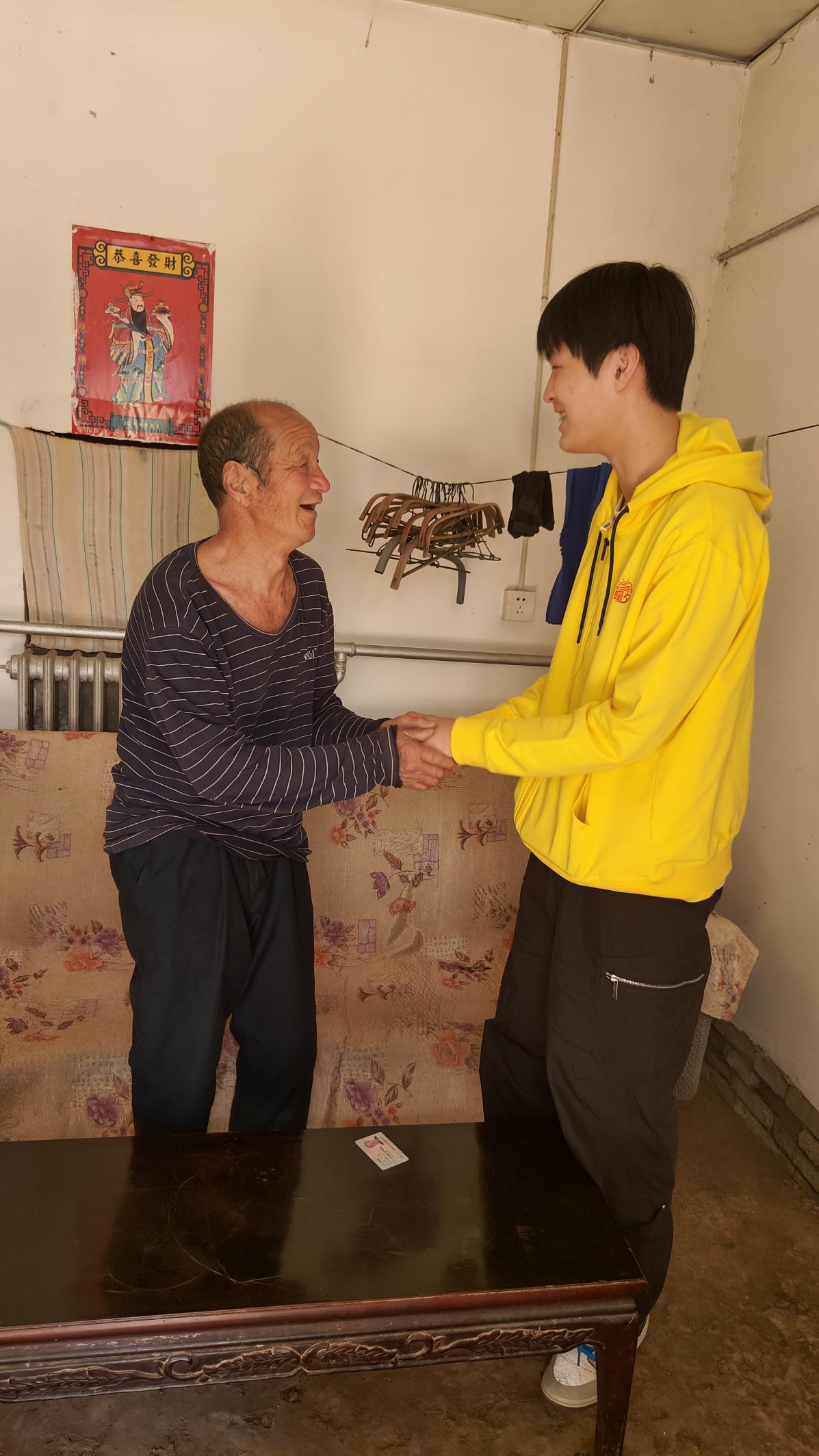 “拾年共暖·我在村里等你” -微孝暖夕春季帮扶行动圆满完成