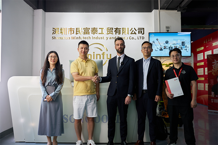 优哩哩携手民富泰工贸，共拓全球智能清洁市场新蓝海